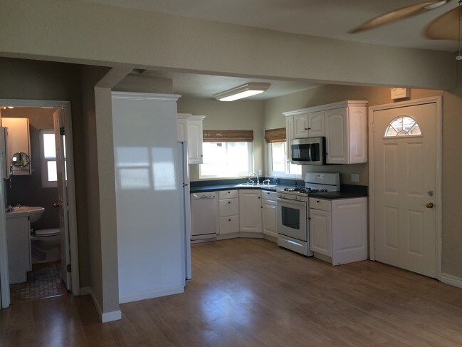 Cocina - 3615 Vista Dr