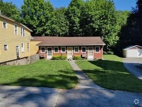 Building Photo - 28 Vineyard Ave