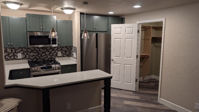 Building Photo - 12630 Thomas Creek Rd