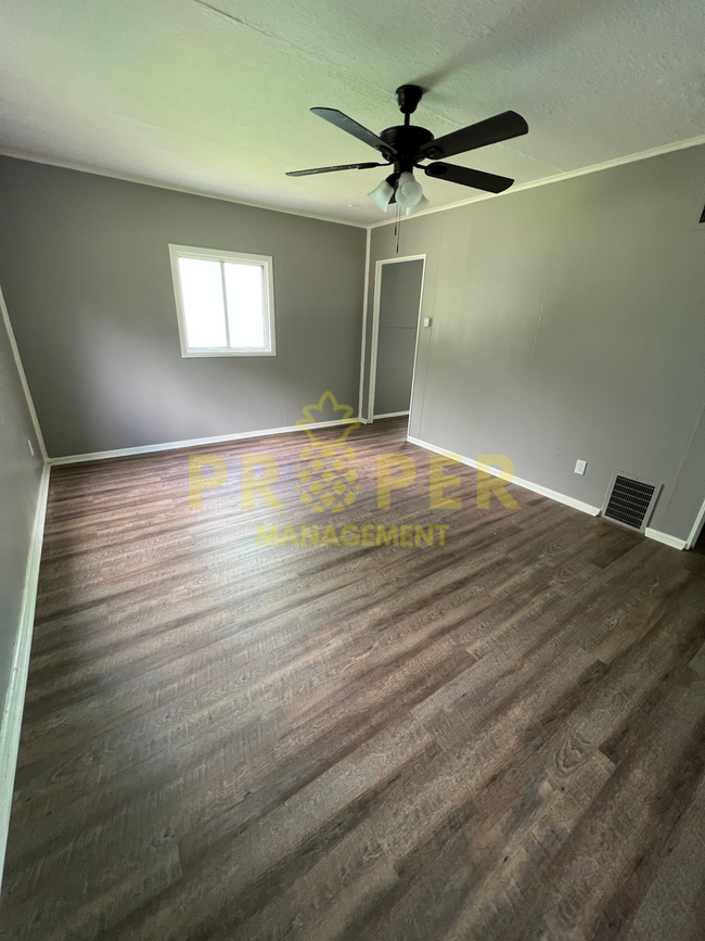 Building Photo - very nice 2 bedroom 1 bathroom house for rent