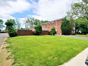 Building Photo - 710 Westfield Ave