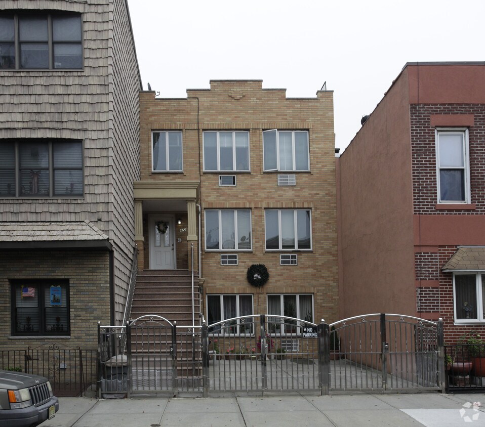 Foto del edificio - 472 Humboldt St