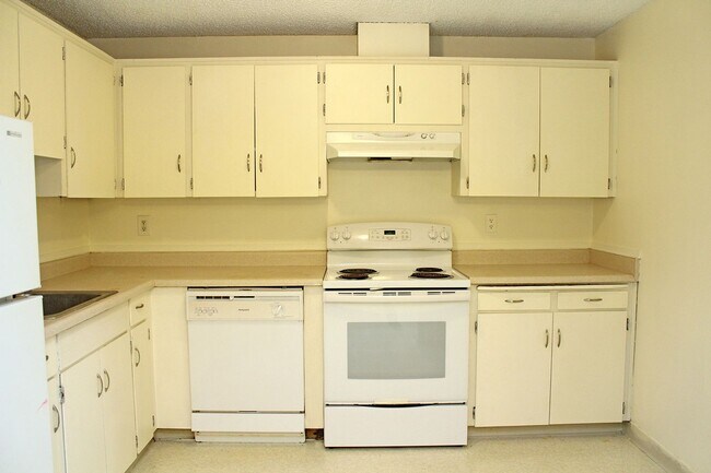 Foto del edificio - 13323-13325 Clairmont Way