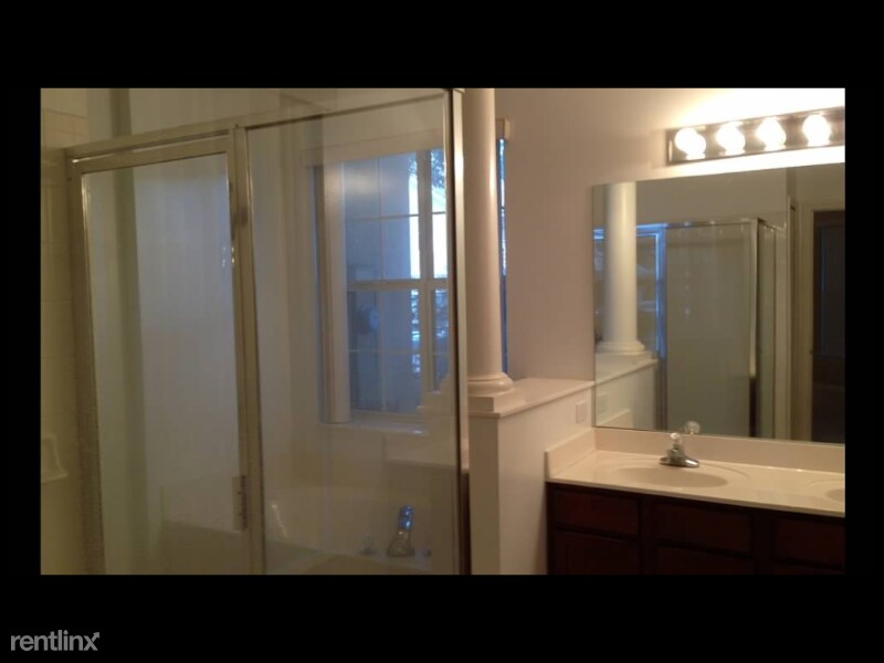 Foto principal - 7404 Cypress Grove Rd
