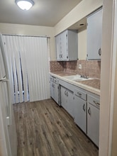 Building Photo - 843 W Los Felis Ave