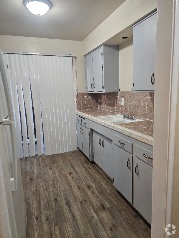 Building Photo - 843 W Los Felis Ave