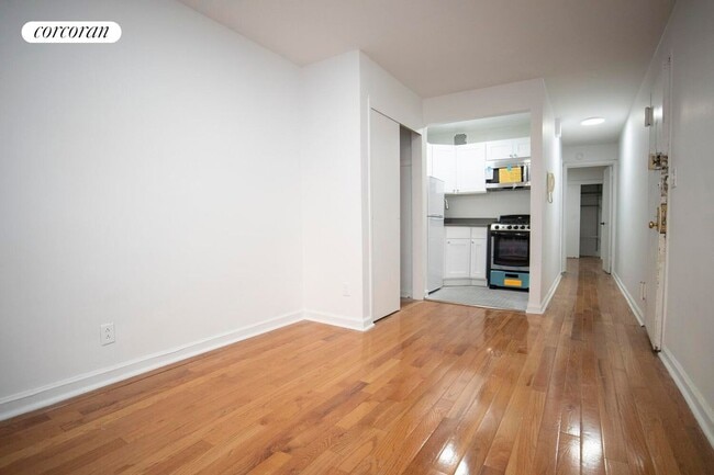 Building Photo - 320 W 22nd St