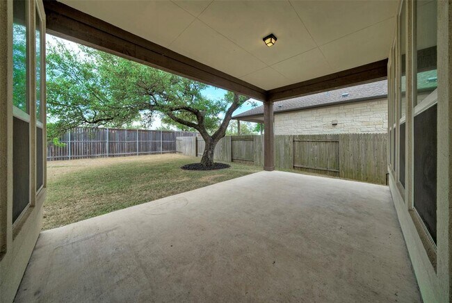 Foto del edificio - 9412 Ivalenes Hope Dr