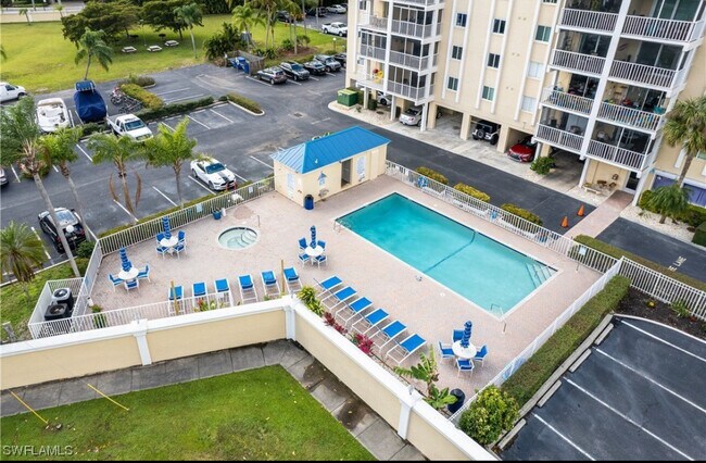 Foto del edificio - 2875 Palm Beach Blvd