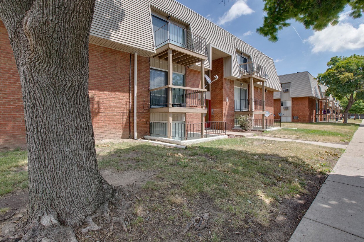 224 Cherry Hill Trail Unit 102, Inkster, MI 48141 Apartment for Rent