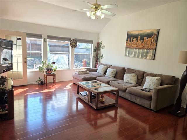 Foto del edificio - 5213 Meadowland Dr