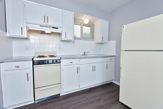 Building Photo - 2727 N Amidon Ave
