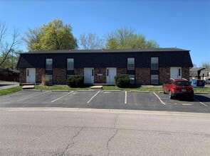 Building Photo - 601 White Oak Dr