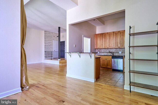 Building Photo - 10851 Amherst Ave