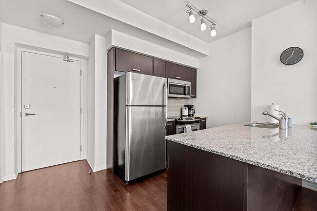 Photo du bâtiment - 832 Bay St.