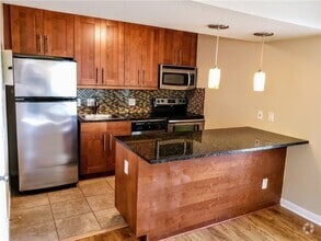 Building Photo - 7685 Northcross Dr