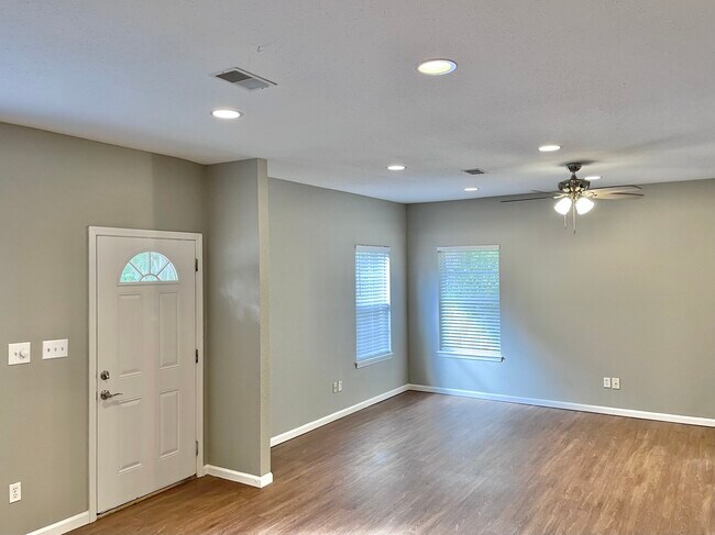 Building Photo - 10553 Butler Cir