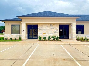 Building Photo - 4220 Cartwright Rd