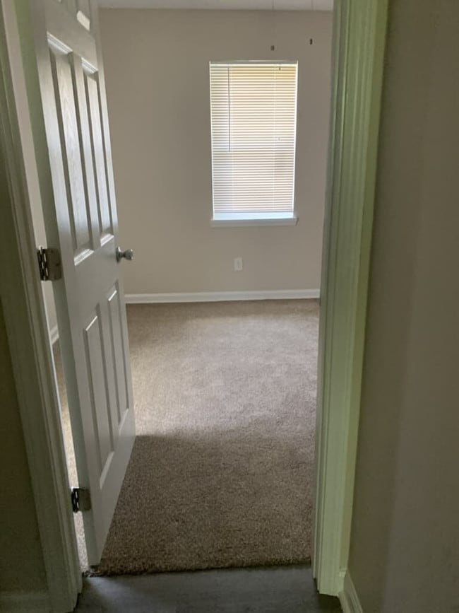 Building Photo - 9333 LaGrange Rd