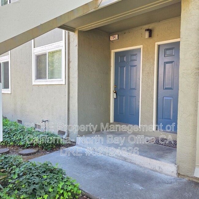 Building Photo - 734 Santa Alicia Dr
