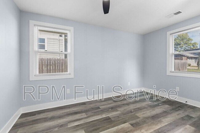 Building Photo - 401 Hart Ave
