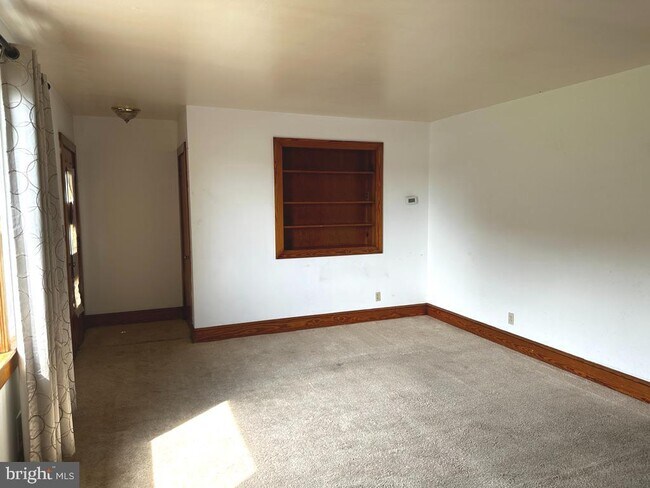 Building Photo - 3462 Fall Hill Ave