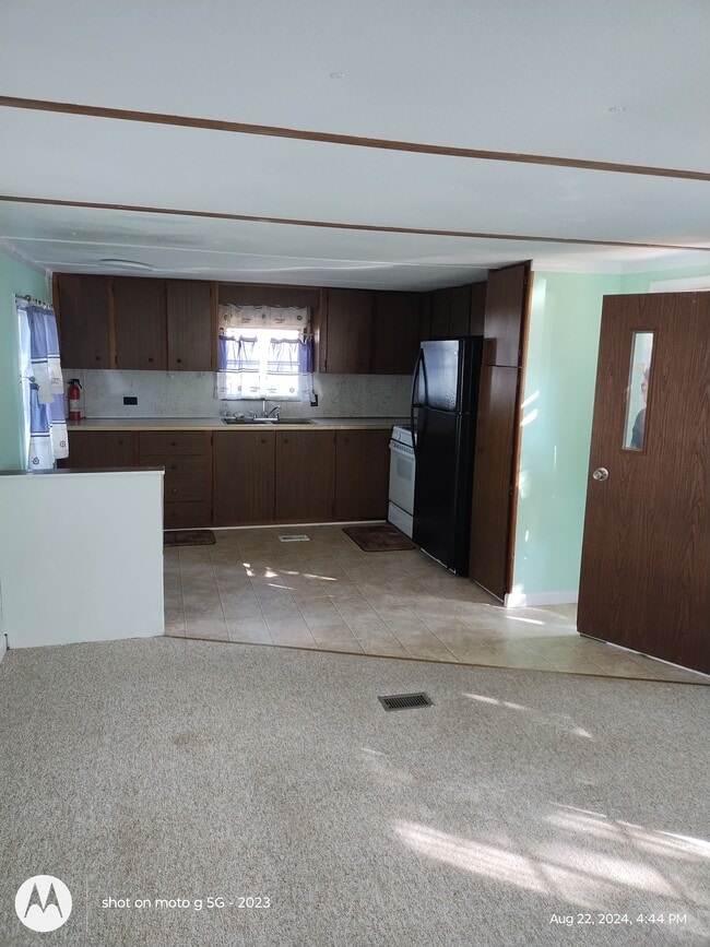 Kitchen - 113 Trudy Ave