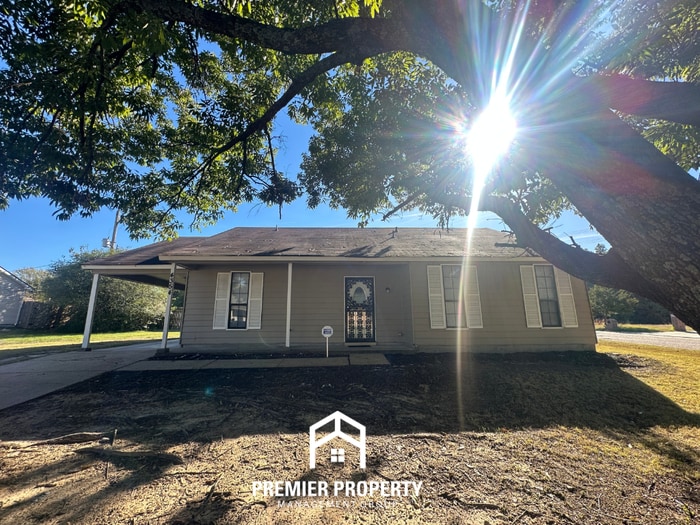 Photo - 4354 Clarke Road, Memphis, TN 38141 - Beautiful 3 Bedroom Home for Rent!