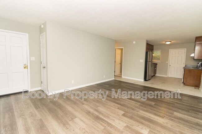 Foto del edificio - 7484 Austin Dr