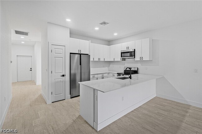 Foto del edificio - 2220 Kenneth Ave S