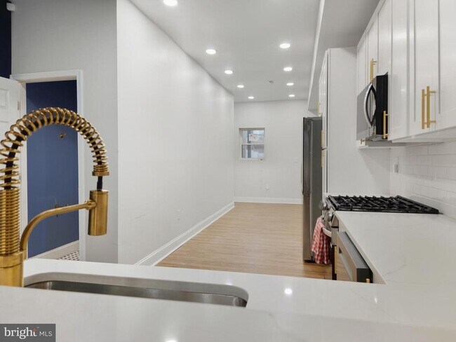 Foto del edificio - 2321 McCulloh St