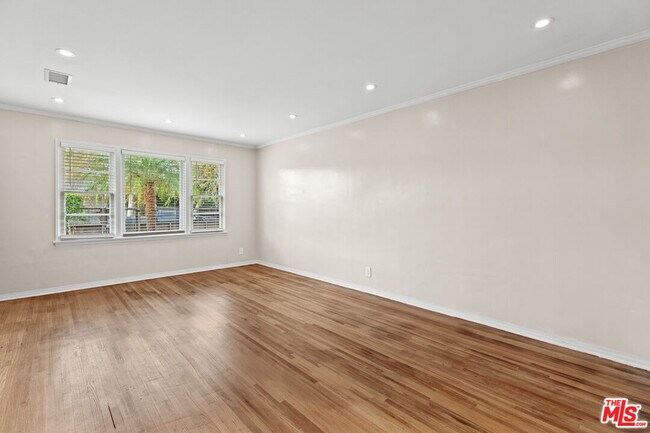 Building Photo - 3644 Maplewood Ave