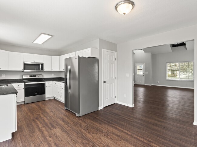 Foto del edificio - 8022 Crete Ln