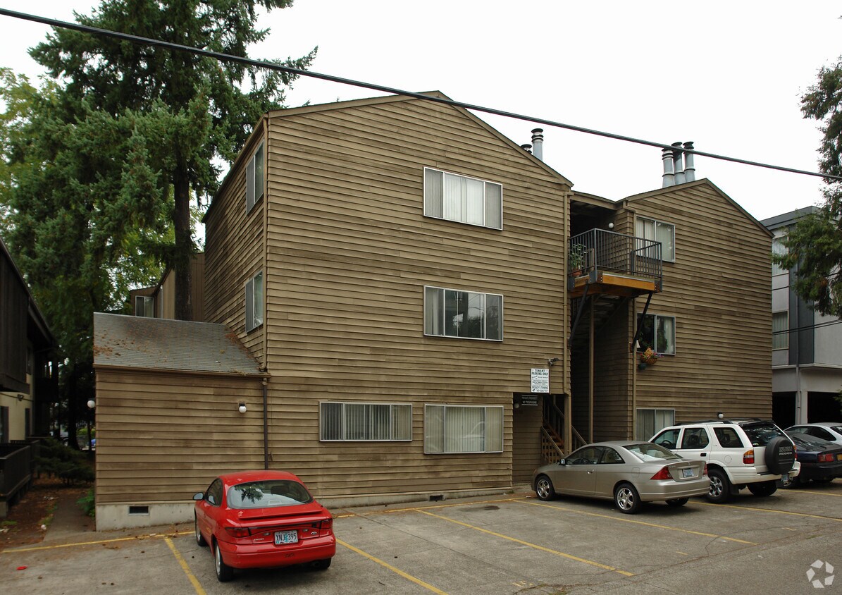 Building Photo - 1477 Hilyard St