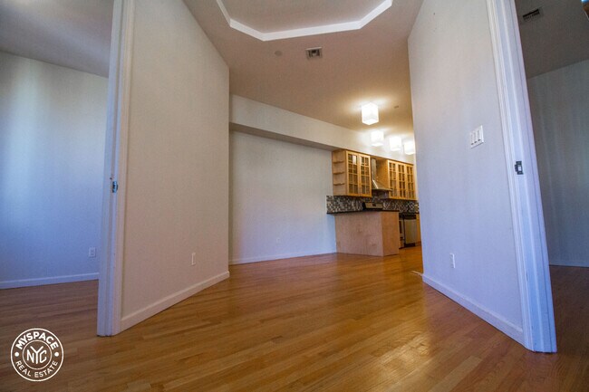 Building Photo - 22 Goodwin Pl