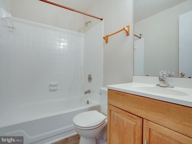 Building Photo - 2147 Princess Anne Ct
