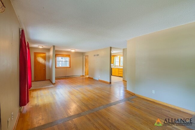 Foto del edificio - 1526 Jarvis Dr