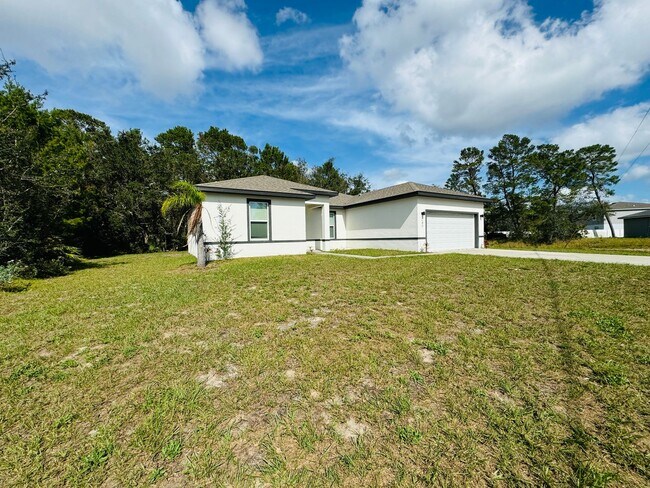 Building Photo - Gorgeous, 4 Bedroom, 2 Bathroom Home in Po...