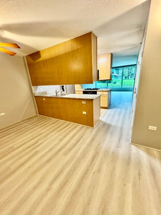 Foto del edificio - 9655 Woods Dr