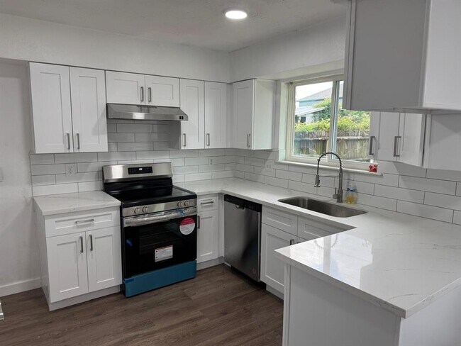 Building Photo - 23911 Verngate Dr