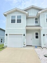 Building Photo - 8742 Meadow Flower Ln