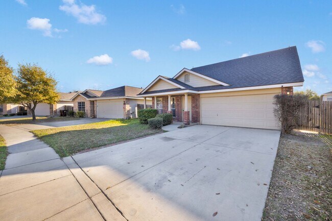 Building Photo - Charming home in prime location