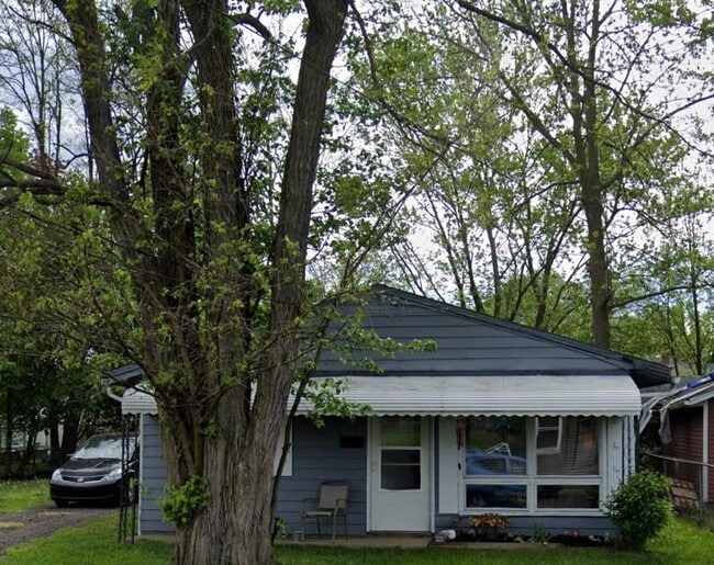 Building Photo - 905 Clement St