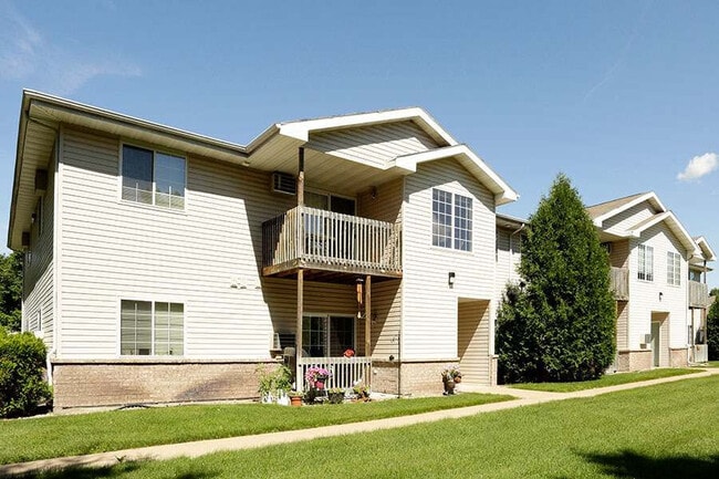 Building Photo - Pine Haven Apartments
