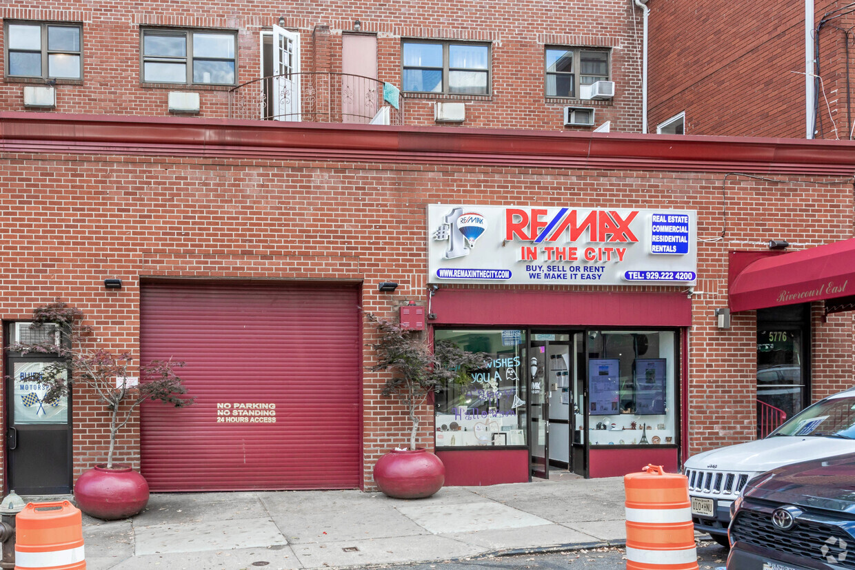 Retail - 5776 Mosholu Ave