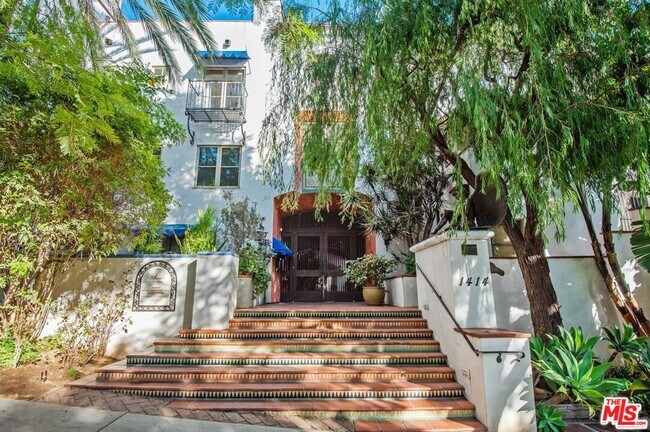 Foto del edificio - 1414 N Harper Ave
