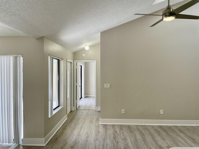 Building Photo - 14125 Lily Ct