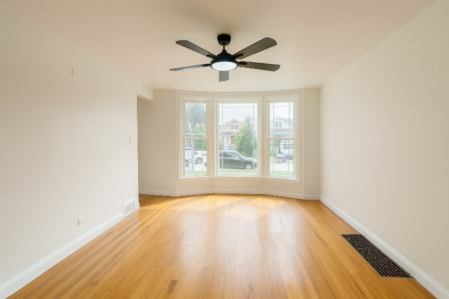 Foto del edificio - 6136 S Kildare Ave