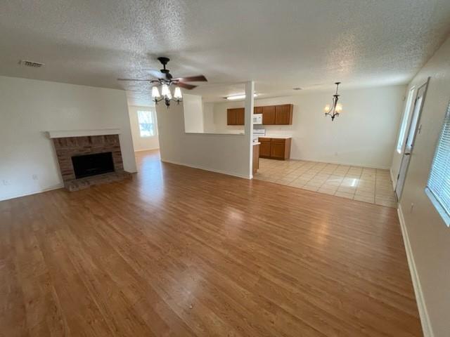 Foto del edificio - 1333 Cherokee Rose Ln