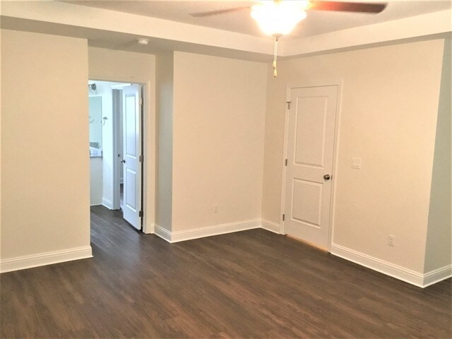 Foto del edificio - 65 S Lancaster Dr